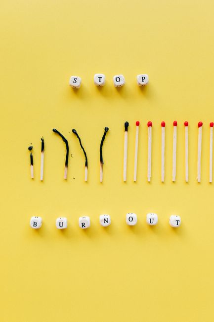 5 Crisis Layoff Email Scripts for Leaders (Templates)